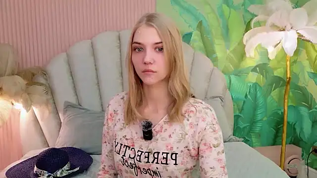 4example Chloe online show from 21, 6, 2026