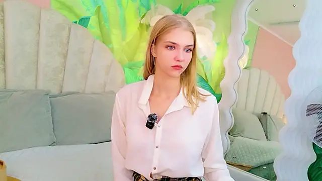 4example Chloe online show from 8, 7, 2026