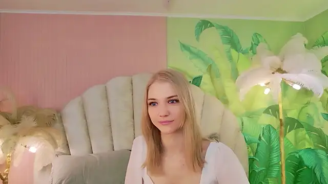 4example Chloe online show from 17, 6, 2026