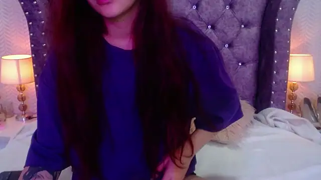 Snapshot of RavenLove_ chatting on 6, 11, 2025 RavenLove online show from 6, 11, 2025