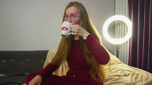 HarrietGeorge online show from 4, 10, 2025