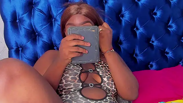 TANISHA HILL online show from 19, 10, 2025