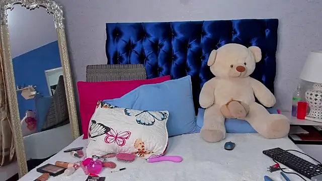 TANISHA HILL online show from 25, 10, 2025