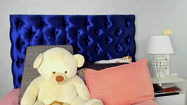 TANISHA HILL online show from 5, 11, 2025