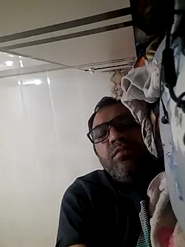 Snapshot of Hot-boy077 chatting on 28, 10, 2025 Hot-boy077 online show from 28, 10, 2025