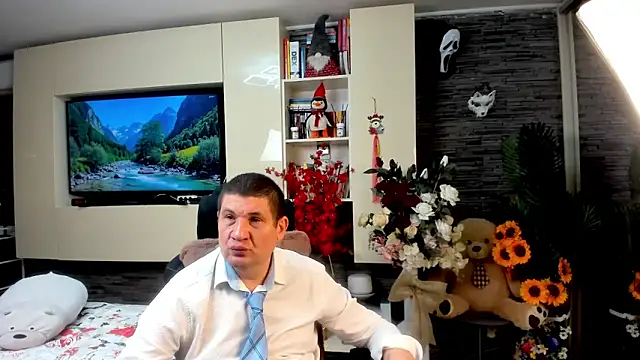 Snapshot of SpartacusDaddy48 chatting on 27, 5, 2026 SpartacusDaddy48 online show from 27, 5, 2026