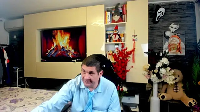 SpartacusDaddy48 online show from 25, 3, 2026