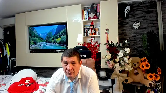 Snapshot of SpartacusDaddy48 chatting on 28, 5, 2026 SpartacusDaddy48 online show from 28, 5, 2026