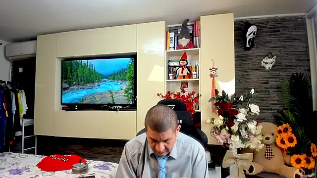 Snapshot of SpartacusDaddy48 chatting on 10, 5, 2026 SpartacusDaddy48 online show from 10, 5, 2026