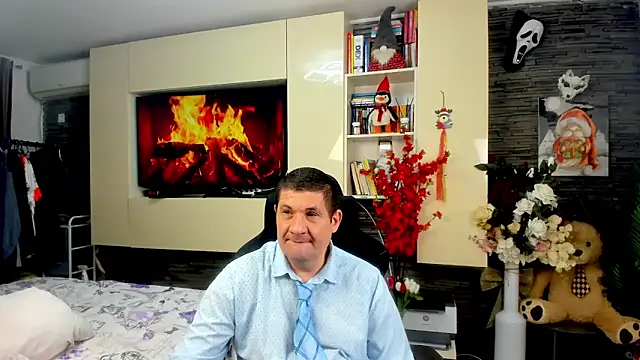 SpartacusDaddy48 online show from 25, 3, 2026