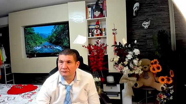 Snapshot of SpartacusDaddy48 chatting on 19, 5, 2026 SpartacusDaddy48 online show from 19, 5, 2026