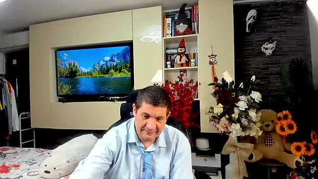 Snapshot of SpartacusDaddy48 chatting on 5, 6, 2026 SpartacusDaddy48 online show from 5, 6, 2026