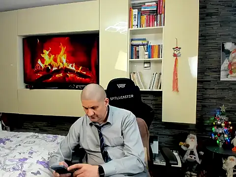 SpartacusDaddy48 online show from 16, 2, 2026