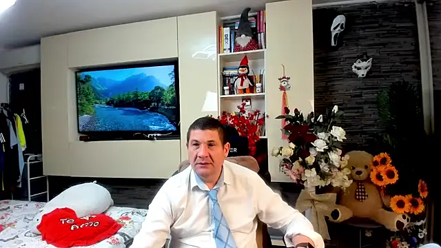 Snapshot of SpartacusDaddy48 chatting on 28, 5, 2026 SpartacusDaddy48 online show from 28, 5, 2026