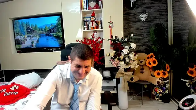 Snapshot of SpartacusDaddy48 chatting on 25, 5, 2026 SpartacusDaddy48 online show from 25, 5, 2026