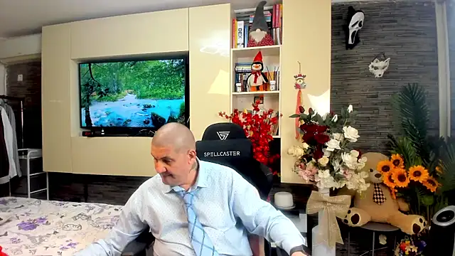 Snapshot of SpartacusDaddy48 chatting on 29, 4, 2026 SpartacusDaddy48 online show from 29, 4, 2026