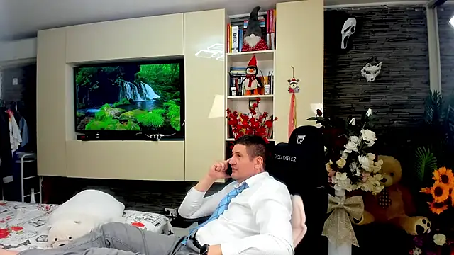 SpartacusDaddy48 online show from 17, 4, 2026