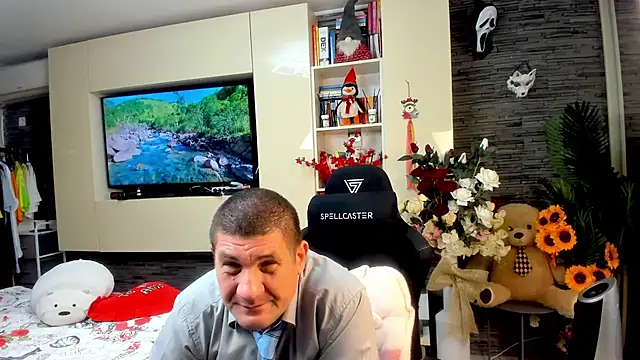 Snapshot of SpartacusDaddy48 chatting on 18, 5, 2026 SpartacusDaddy48 online show from 18, 5, 2026