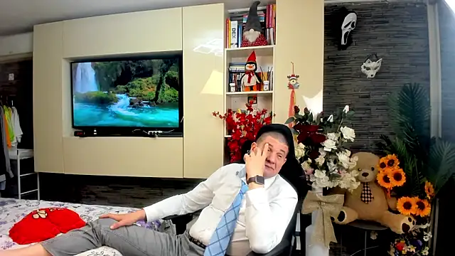 Snapshot of SpartacusDaddy48 chatting on 6, 5, 2026 SpartacusDaddy48 online show from 6, 5, 2026