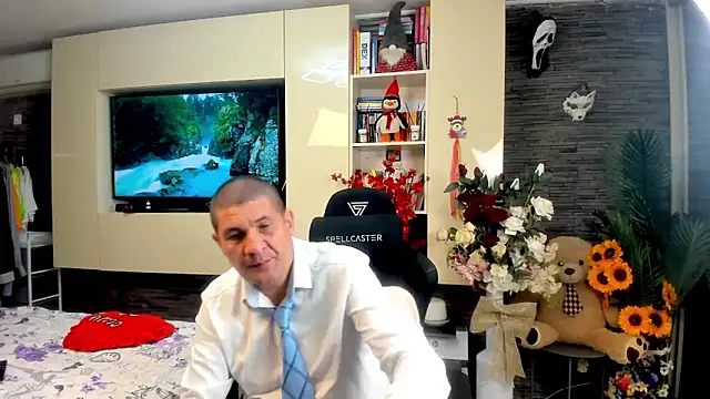 Snapshot of SpartacusDaddy48 chatting on 7, 5, 2026 SpartacusDaddy48 online show from 7, 5, 2026