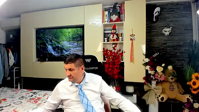 SpartacusDaddy48 online show from 10, 4, 2026