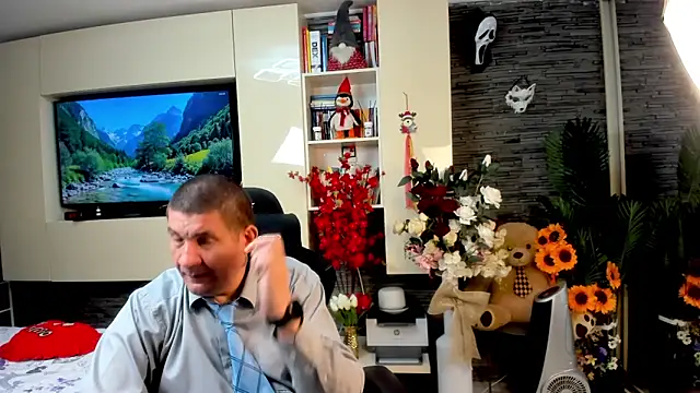 Snapshot of SpartacusDaddy48 chatting on 15, 5, 2026 SpartacusDaddy48 online show from 15, 5, 2026