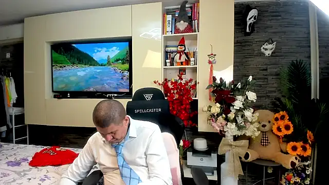 Snapshot of SpartacusDaddy48 chatting on 8, 5, 2026 SpartacusDaddy48 online show from 8, 5, 2026