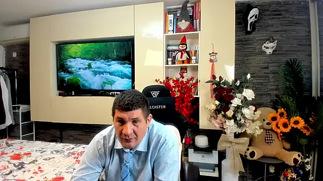 Snapshot of SpartacusDaddy48 chatting on 28, 4, 2026 SpartacusDaddy48 online show from 28, 4, 2026