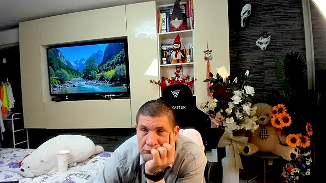 Snapshot of SpartacusDaddy48 chatting on 16, 5, 2026 SpartacusDaddy48 online show from 16, 5, 2026