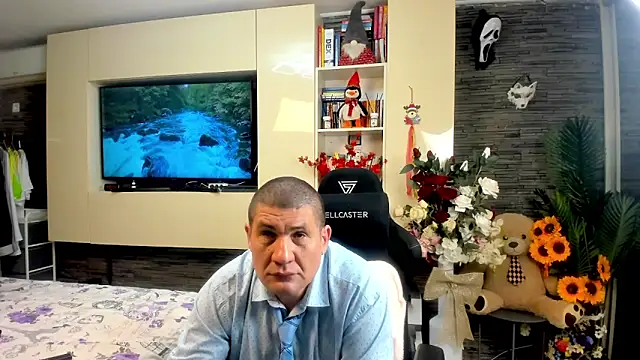 Snapshot of SpartacusDaddy48 chatting on 8, 5, 2026 SpartacusDaddy48 online show from 8, 5, 2026