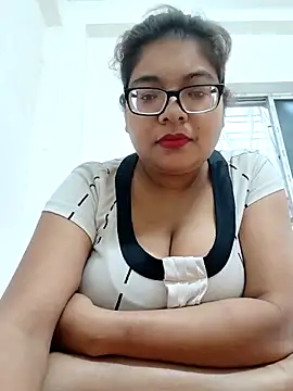 Snapshot of Elie_couple143 chatting on 4, 11, 2025 Elie couple143 online show from 4, 11, 2025