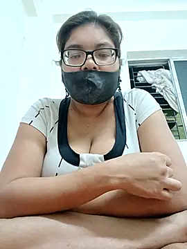 Snapshot of Elie_couple143 chatting on 6, 11, 2025 Elie couple143 online show from 6, 11, 2025