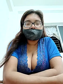 Snapshot of Elie_couple143 chatting on 8, 11, 2025 Elie couple143 online show from 8, 11, 2025