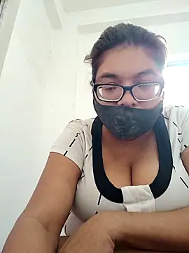 Snapshot of Elie_couple143 chatting on 21, 10, 2025 Elie couple143 online show from 21, 10, 2025