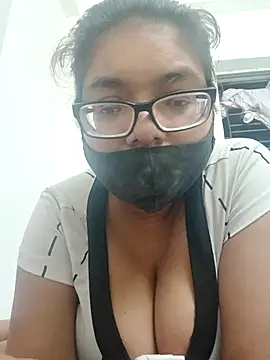 Snapshot of Elie_couple143 chatting on 28, 10, 2025 Elie couple143 online show from 28, 10, 2025