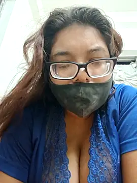 Snapshot of Elie_couple143 chatting on 7, 11, 2025 Elie couple143 online show from 7, 11, 2025