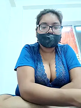 Snapshot of Elie_couple143 chatting on 20, 10, 2025 Elie couple143 online show from 20, 10, 2025