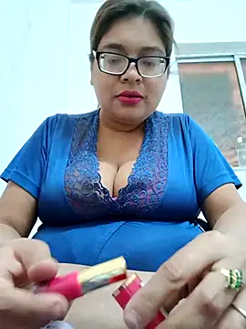 Snapshot of Elie_couple143 chatting on 21, 11, 2025 Elie couple143 online show from 21, 11, 2025