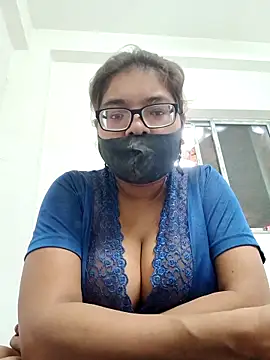 Snapshot of Elie_couple143 chatting on 26, 10, 2025 Elie couple143 online show from 26, 10, 2025