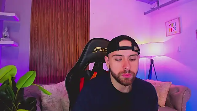 Maximo Wolff online show from 4, 2, 2026