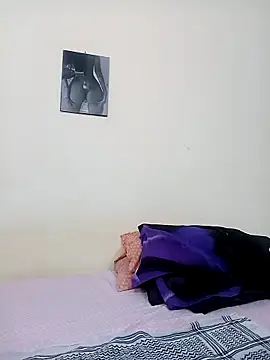 Miss-Hennessy online show from 14, 4, 2026