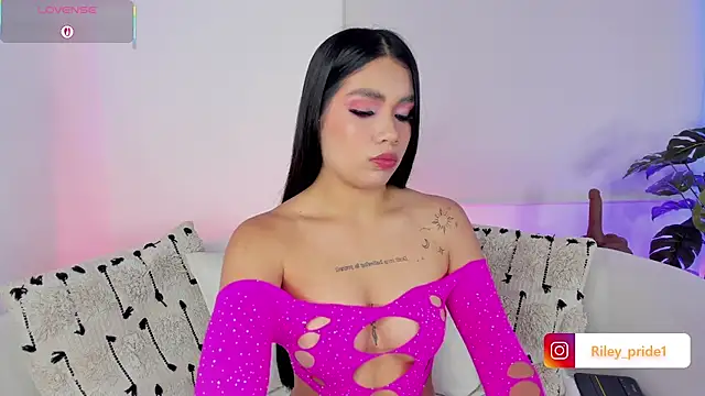 Cutie Riley online show from 9, 10, 2025