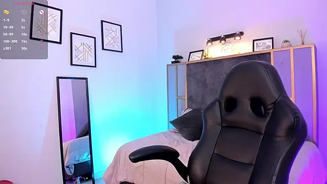 Azurra amatto2 online show from 9, 2, 2026