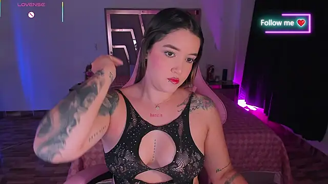 Snapshot of lunaarose chatting on 25, 2, 2026 lunaarose online show from 25, 2, 2026