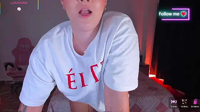 Snapshot of lunaarose chatting on 5, 3, 2026 lunaarose online show from 5, 3, 2026