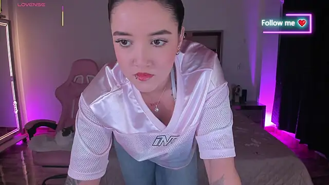 Snapshot of lunaarose chatting on 7, 5, 2026 lunaarose online show from 7, 5, 2026
