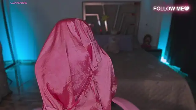 Snapshot of lunaarose chatting on 4, 12, 2025 lunaarose online show from 4, 12, 2025