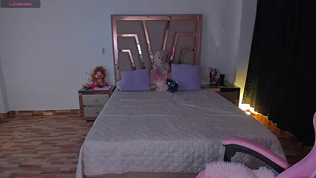 lunaarose online show from 7, 4, 2026