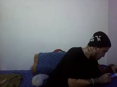 Snapshot of Amorrochyz chatting on 4, 10, 2025 Amorrochyz online show from 4, 10, 2025