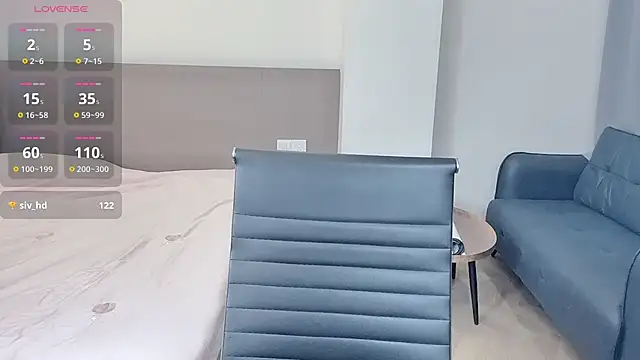 nini a online show from 24, 10, 2025